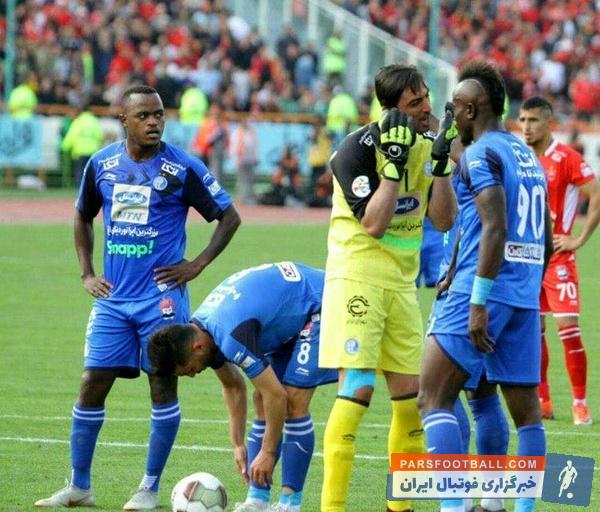 دلداری آیاندا پاتوسی به فرشید اسماعیلی بعد از هدر دادن پنالتی برابر پرسپولیس