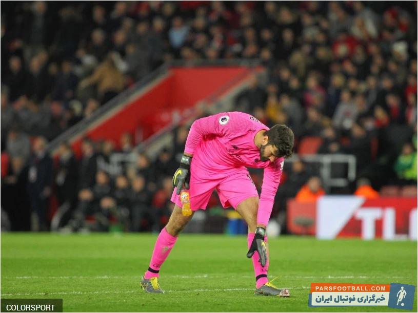 اتحادیه فوتبال انگلیس به دلیل پرتاب دو بطری پلاستیکی به سمت آلیسون در جریان بازی در ورزشگاه خانگی ساوتهمپتون، درباره این حادثه تحقیقات رسمی خواهد کرد.