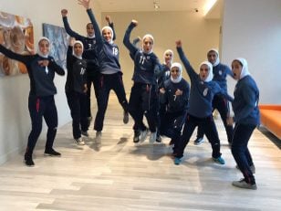 فیفا تی وی دیروز با حضور دراردوی تیم ملی فوتبال بانوان ایران مستندی از تیم ملی فوتبال بانوان ایران تهیه کرد و به زودی در سایت فیفا بارگذاری خواهد شد.