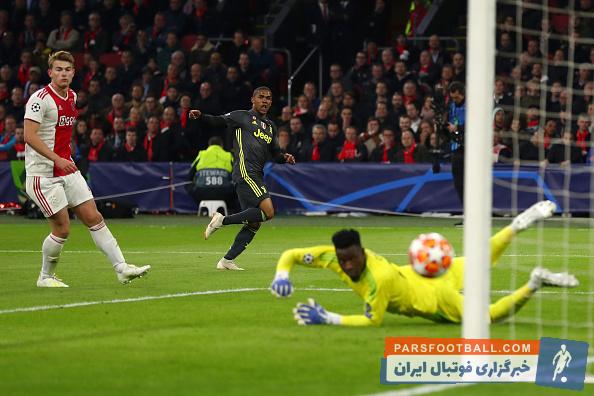 داگلاس کاستا با یک حرکت انفراد تماشایی از سمت چپ به سمت دروازه رقیب هلندی حمله کرد و ضربه فنی داگلاس کاستا به دیرک دروازه برخورد کرد.