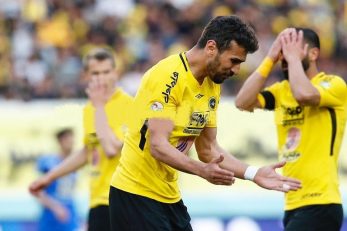 شهباززاده در روزی که می توانست به چهره محبوب نصف جهان تبدیل شود با از دست دادن طلایی ترین فرصت تیمش به بازیگر اصلی نمایش ناکامی زردپوشان تبدیل شد.