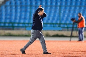 اخراج محمد ایرانپوریان در بازی دیروز مقابل سایپا به شدت امیر قلعه نویی را عصبانی کرد حسن جعفری جانشین ایرانپوریان در دفاع راست خواهد بود.