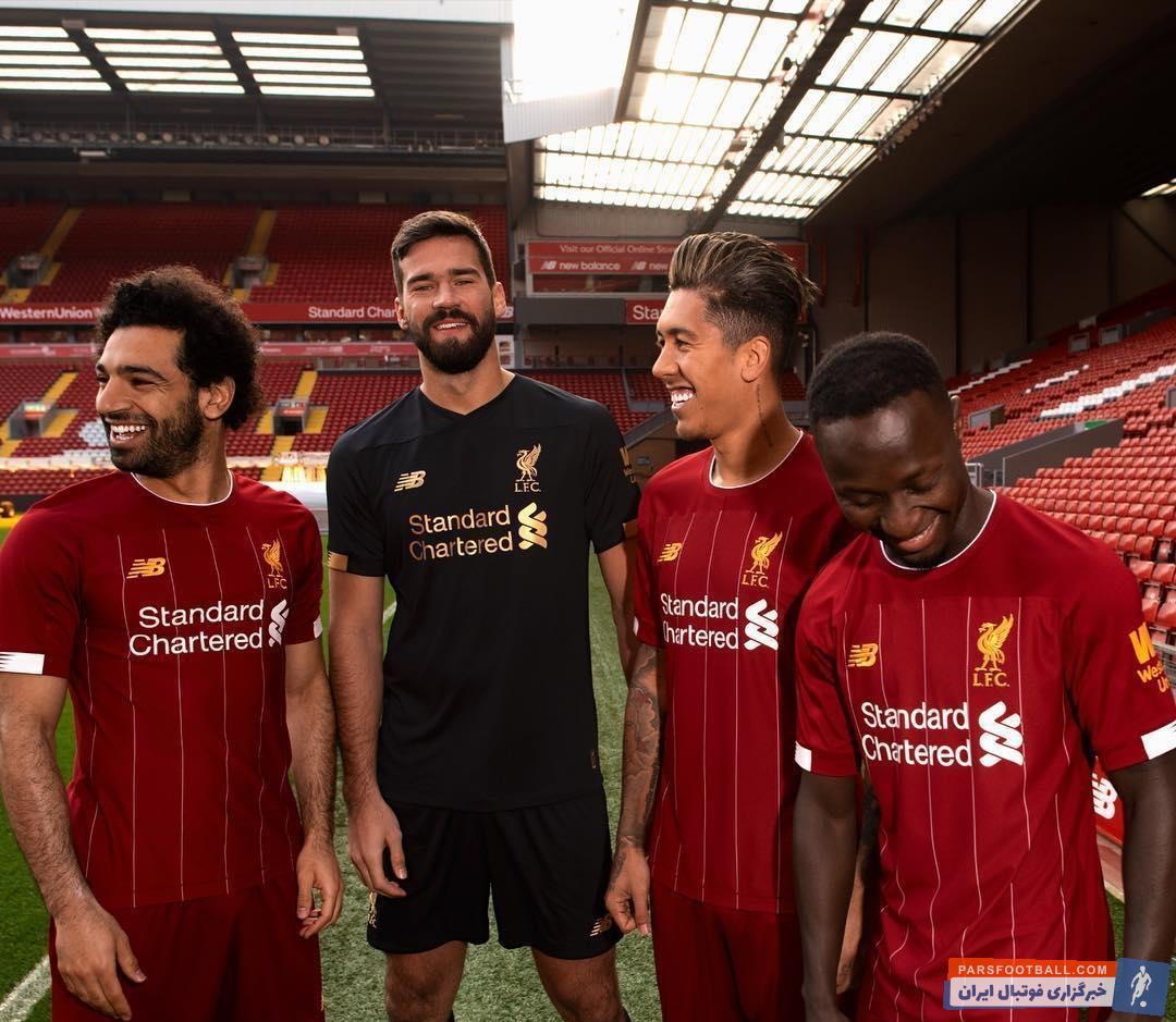 امروز باشگاه لیورپول به صورت رسمی از لباس فصل ۲۰۲۰-۲۰۱۹ لیورپول رونمایی کرد که به نظر میرسد آخرین لباس تولیدی شرکت نیوبالانس باشد.