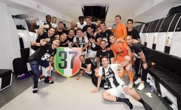 چند هفته‌ای می‌شد که اعضای یوونتوس انتظار چنین لحظه‌ای را می‌کشیدند؛ اینکه یوونتوس عنوان قهرمانی‌ اش در سری A مسجل شود.‌‌‌‌‌