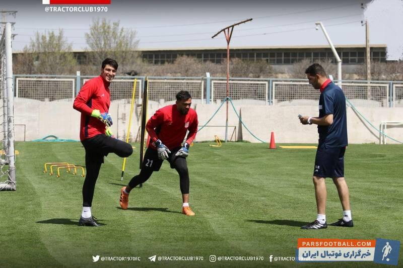محمدرضا اخباری به دلیل بازگشت به ترکیب خوشحال‌ترین بازیکن تراکتورسازی پس‌از اخراج فروزان است این را می‌توان از تصاویر به ثبت رسیده از تمرین به وضوح دید.