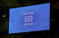 فوتبال ؛ واکنش های یازیکنان ، سرمربی ها و تماشاگران بعد از مردود اعلام شدن گل