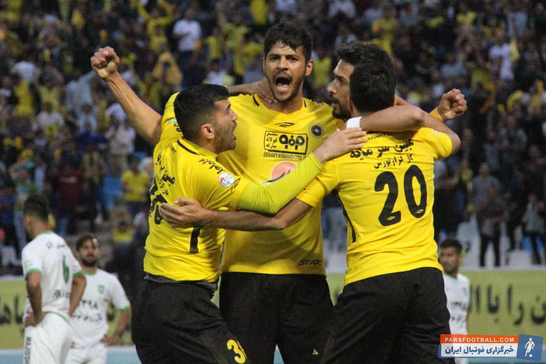 استنلی کی روش در دقایق ابتدایی دیدار برابر ماشین سازی بار دیگر برای تیمش گلزنی کرد استنلی کی روش یک بار دیگر روی ارسال ایران پوریان با ضربه سر گلزنی کرد.