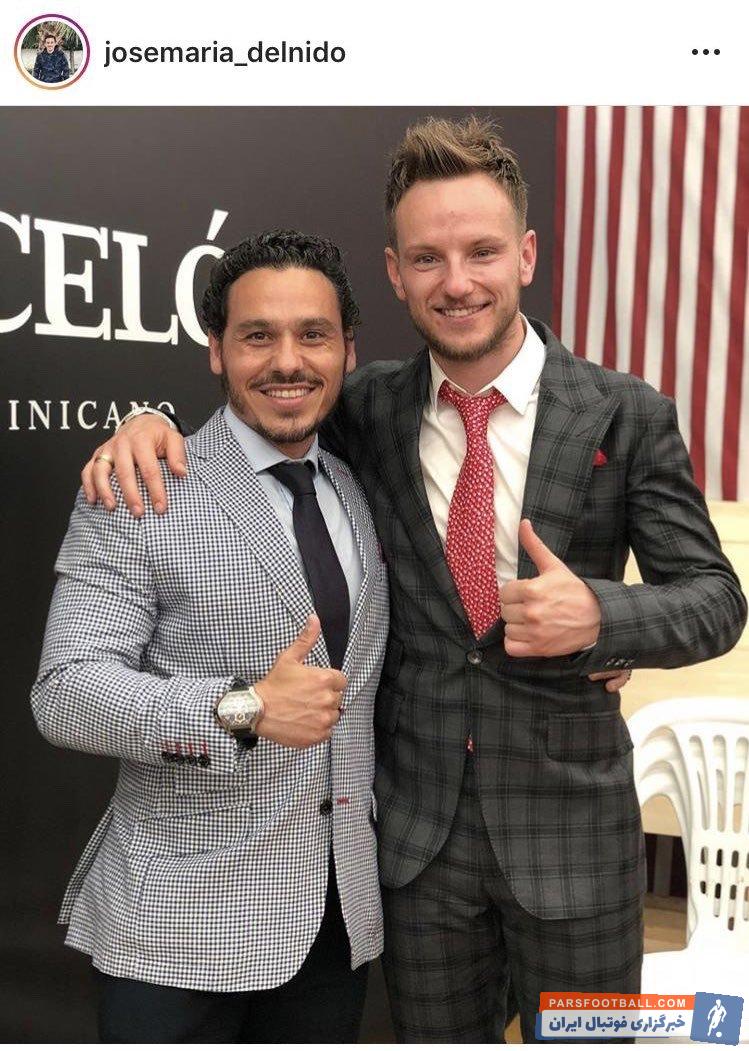 همسر راکیتیچ اهل سویل است و راکیتیچ که سابقه سه فصل بازی برای سویا را نیز دارد، هر از گاهی به این شهر سر می زند. 