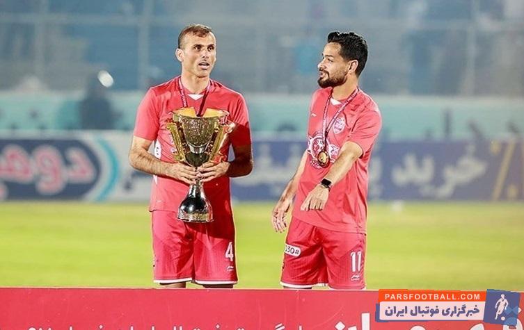 سید جلال حسینی طی ۱۳ سال اخیر ثابت کرده هر تیمی جلال حسینی را در خط دفاعی خود داشته و از او بهعنوان کاپیتان بهره میبرده، همواره جزو مدعیان قرار گرفته است.