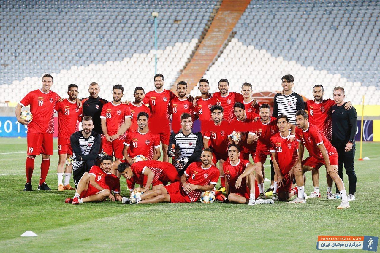 تیم پرسپولیس روز یکشنبه آخرین تمرین خود در ورزشگاه آزادی را انجام داد. سرخپوشان پرسپولیس تهران فردا به مصاف السد خواهند رفت.‌