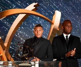 شب اهدای جوایز بهترین‌های لوشامپیونا بار دیگر به شب درخشش امباپه تبدیل شد تا امباپه ستاره جوان پاری سن ژرمن دو جایزه بهترین ها را بدست آورد.