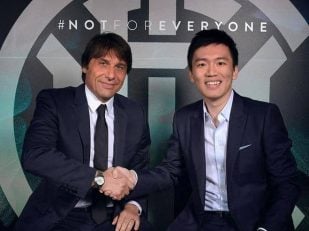 با اعلام منصوب شدن کونته به عنوان سرمربی اینتر هواداران یوونتوس با امضای نامه‌ای خواستند ستاره و نام کونته را از تالار اساطیر این باشگاه پاک کند.