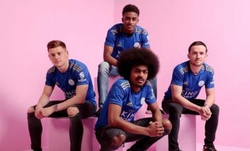 در حالی که یک هفته تا پایان فصل لیگ برتر باقی مانده، باشگاه لسترسیتی از لباس فصل ۲۰۲۰-۲۰۱۹ خودش رونمایی کرد لباس لسترسیتی که تولید شرکت آدیداس است.