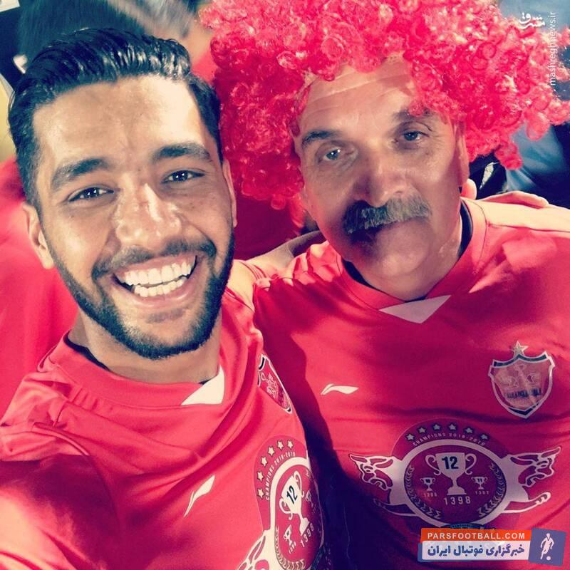 زلاتکو ایوانکوویچ در جشن قهرمانی با یک کلاه گیس جالب در جشن قهرمانی حاضر شد و مهدی شریفی عکسی از زلاتکو ایوانکوویچ ثبت نمود.