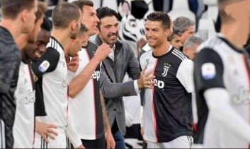 بوفون در تابستان پس از حضور رونالدو در یوونتوس از این تیم راهی پاریسن ژرمن شد بوفون در این تیم عملکرد خوبی برجا نگذاشت تا در آستانه جدایی از پاریس باشد.