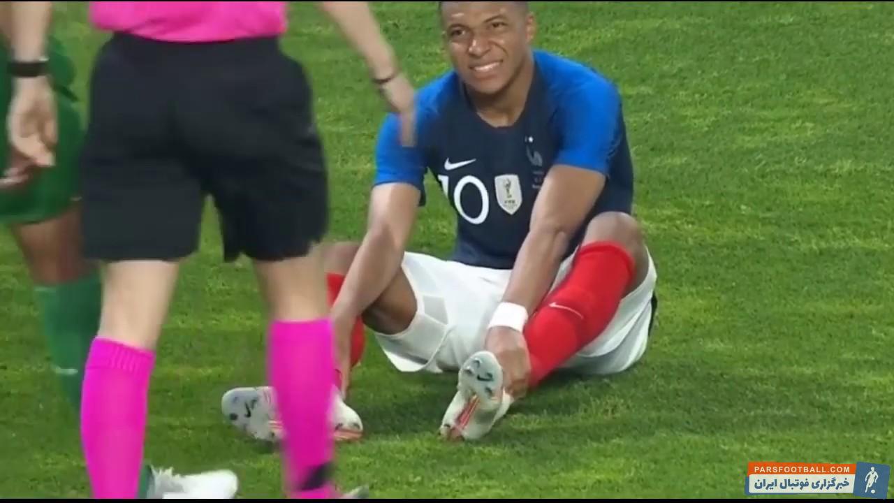 کیلیان امباپه در جریان بازی دوستانه این تیم مقابل بولیوی مصدوم شد تا فرانسویها به خاطر امباپه را یک هفته مانده به مسابقه حساسشان با ترکیه نگران کند.