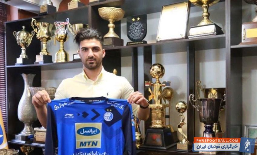 میلاد باقری فصل پیش یکی از بهترین بازیکنان مس کرمان بود و مدیران استقلال برای تقویت خط دفاع خود با میلاد باقری وارد مذاکره شدند.