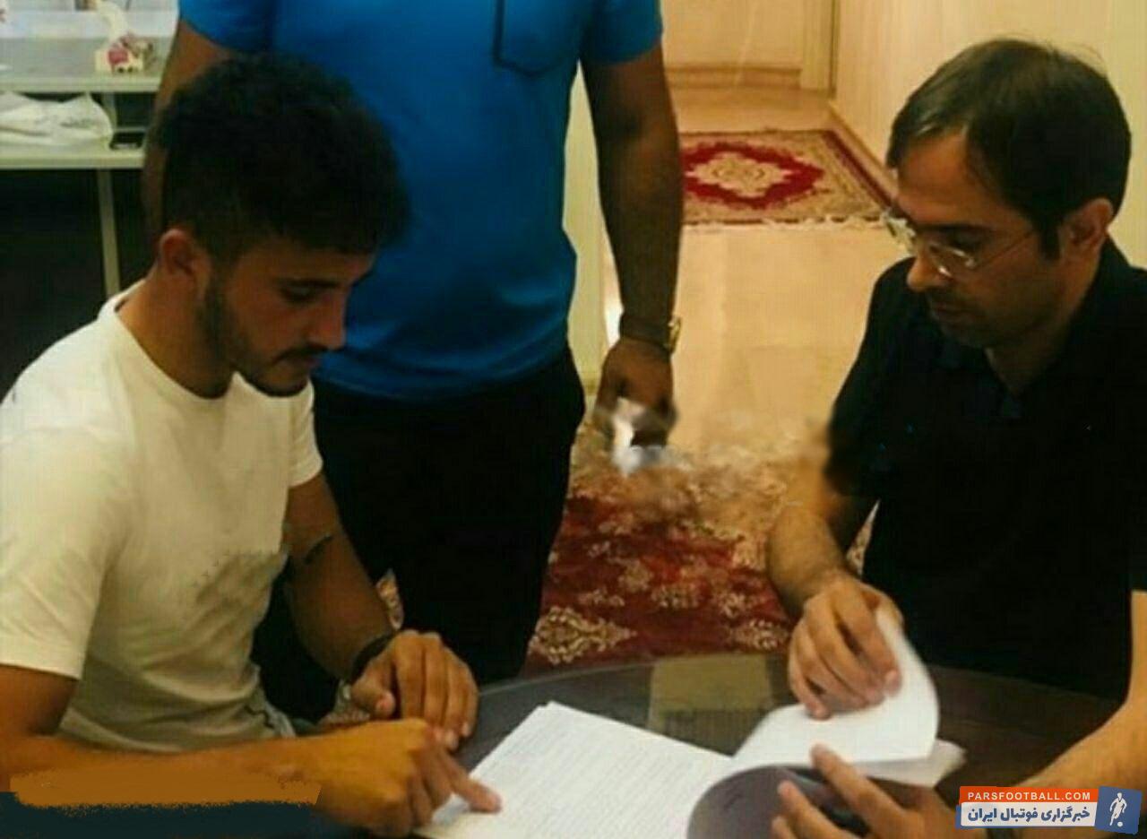 محمد بلبلی بازیکن جوان و زیر ۲۳ سال فصل گذشته سپیدرود با عقد قراردادی در این فصل پیراهن تیم استقلال را بر تن خواهد کرد.