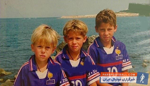 هازارد ستاره بلژیکی شاگرد اسطوره خود زین الدین زیدان شد؛ تصویری از ادن هازارد را (سمت راست) در 7 سالگی کنار دو برادر دیگر خود مشاهده می کنید.