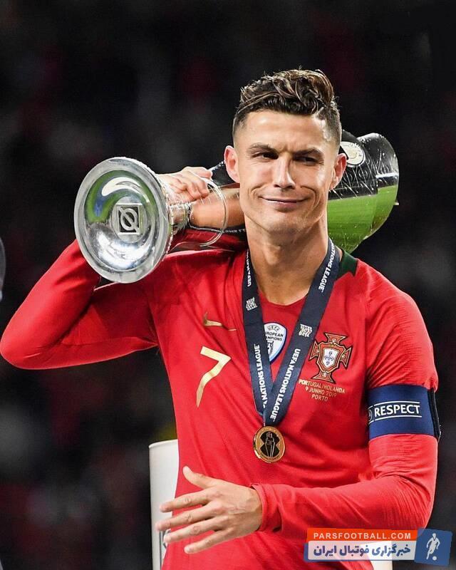 رونالدو اولین کاپیتانی شد که جام قهرمانی لیگ ملت های اروپا را بالای سر می برد پرتغال با رونالدو با شکست هلند قهرمان اولین دوره این رقابت ها شد.