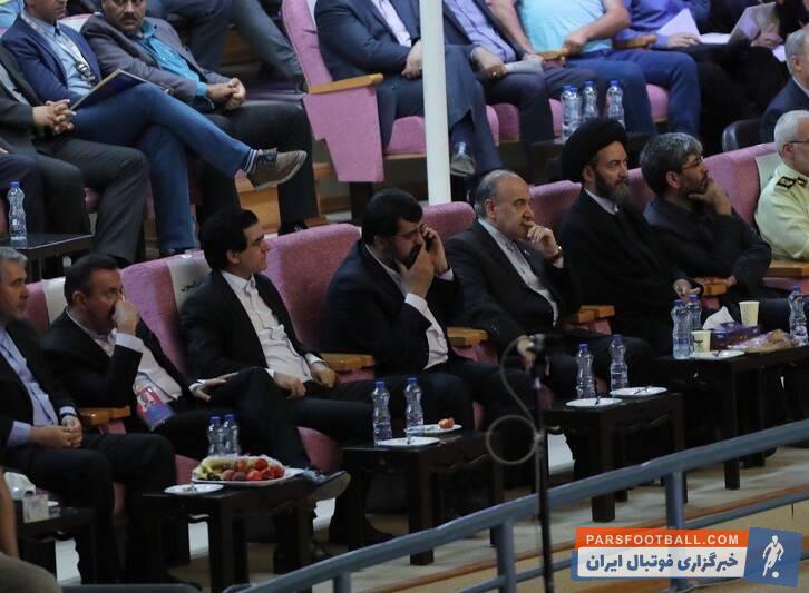 مسعود سلطانی فر وزیر ورزش و جوانان است مسعود سلطانی فر با حضور در شهر اردبیل تماشاگر دیدار والیبال دو تیم ایران و پرتغال شد.