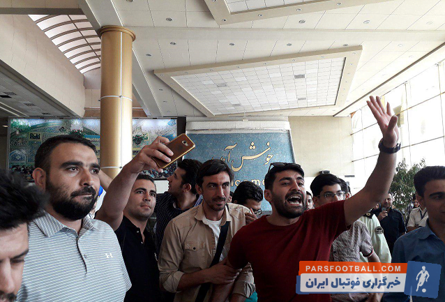 یحیی گل محمدی سرمربی تیم پدیده شهرخودرو است یحیی گل محمدی و داود فنایی مربی دروازهبانان این تیم همراه با مهدی رحمتی امروز راهی مشهد شدند.