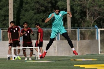 اخباری یکی از گزینه های اصلی حضور در استقلال بود اخباری از روز اول شروع تمرینات تراکتور حضور فعالی داشته و البته که با پیشنهادهایی مواجه شده است.