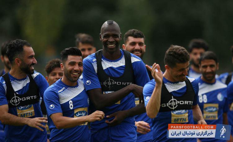 شیخ دیاباته از اواسط اردوی ترکیه به تمرین استقلال اضافه شده است شیخ دیاباته در این مدت خیلی خوب توانسته خود را با بازیکنان این تیم هماهنگ کند.