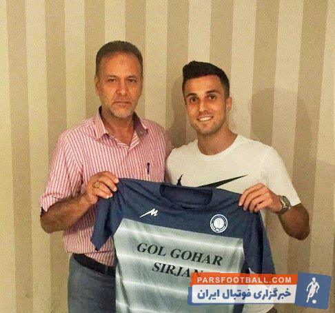 سجاد آشوری به این تیم کرمانی پیوست تا سجاد آشوری بعد از بهنام برزای، مهرداد بایرامی و مهدی زبیدی چهارمین خرید این تیم در خطوط هجومی باشد.