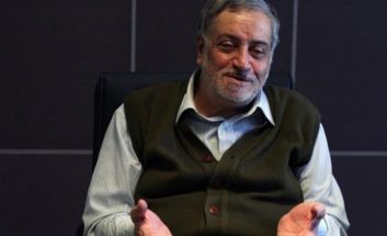 محمدرضا یزدانی‌خرم گفت: کلا به دولت برای ورزش نمره منفی می‌دهم محمدرضا یزدانی‌خرم گفت: آنها علاقه‌ای به ورزش ندارند؛ از رئیس‌جمهور گرفته تا به پایین!