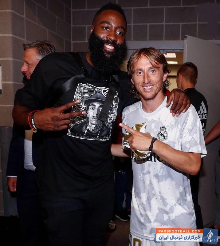 بعد از دیدار بایرن و رئال جیمز هاردن، ستاره بسکتبالیست تیم هیوستون راکتس آمریکا و یکی ستاره های NBA با لوکا مودریچ دیدار کرد.