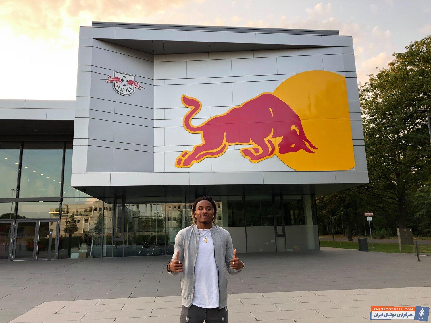 پاری سن ژرمن و لایپزیش بر سر انتقال کریستوفر انکونکو به توافقات نهایی دست یافته بودند. باشگاه آلمانی به صورت رسمی خرید کریستوفر انکونکو را اعلام کرد.