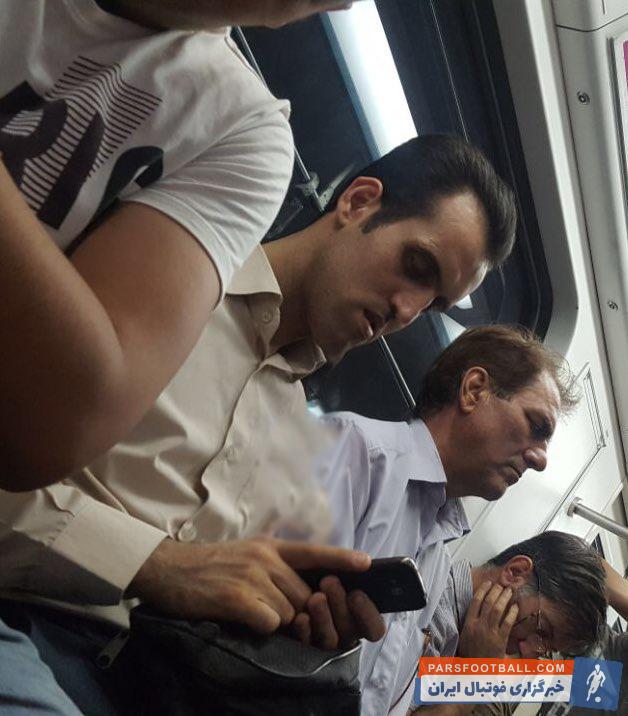کریمی ؛ تصویری از بدل علی کریمی در مترو ؛ خبرگزاری پارس فوتبال