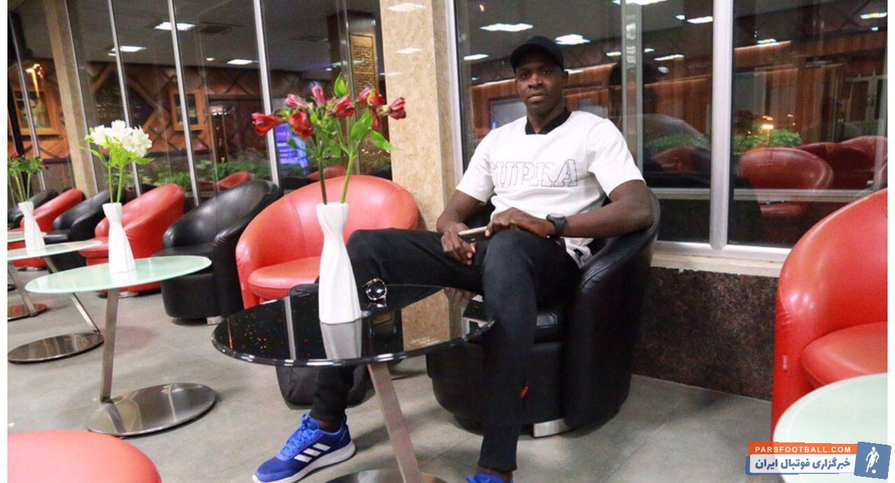 دیاباته بازیکن مد نظر استقلال دیشب به تهران رسید ؛ خبرگزاری پارس فوتبال
