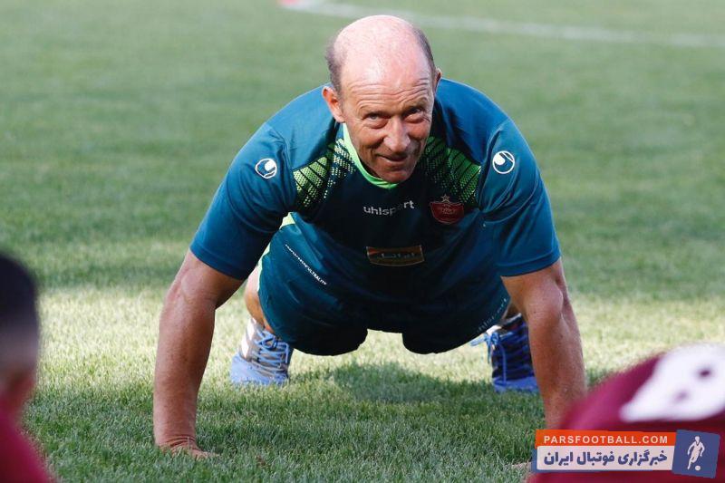 مدیران پرسپولیس در انتاظر نظر کالدرون برای جذب مهاجم