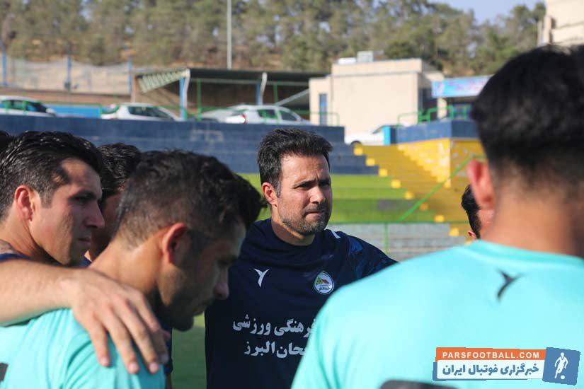 تیم گل ریحان با هدایت محمد نصرتی در راه آماده سازی جهت حضور در لیگ دسته اول یک بازی دوستانه با تیم لیگ برتری پیکان برگزار کرد و به پیروزی رسید ..