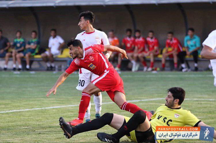 گردان عملکرد نسبتا خوبی در صنعت نفت داشت گردان دروازه بان اصلی فولاد در لیگ نوزدهم است و نکونام امیدوار است که تجربه این گلر در طول لیگ برتر به کارش بیاید.