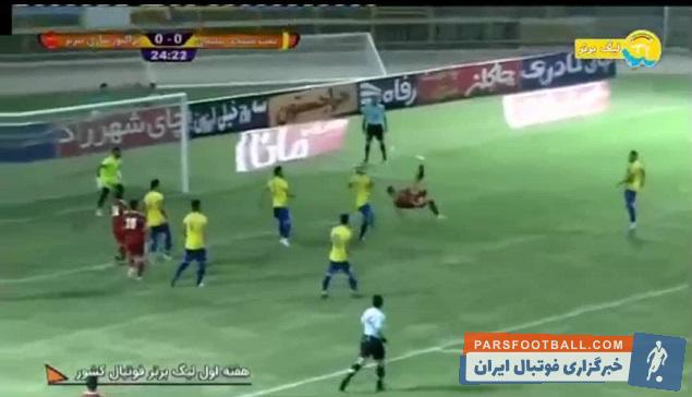 قیچی احسان حاج صفی گل نشد واکنش زیبای حبیب فرعباسی روی ضربه قیچی احسان حاج صفی را می توان مهم ترین صحنه بازی دیروز تراکتور و نفت دانست.