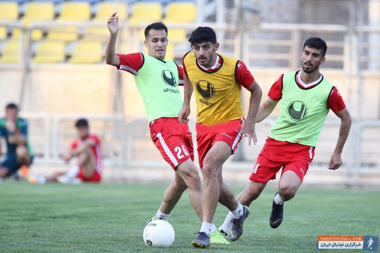 مهدی ترابی پیش از حضور در پرسپولیس گزینه تیم تراکتور برای خط هافبک محسوب می شد مهدی ترابی با انگیزه فراوان به استقبال دیدار با تراکتور میرود.