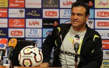 کرمانی‌مقدم : الان وقت نیمکت‌نشین کردن بازیکنی مثل سیدجلال نیست