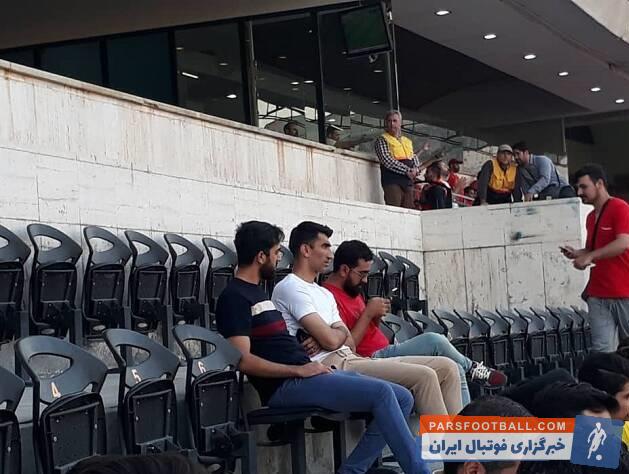 علیرضا بیرانوند دروازه بان اول پرسپولیس که از شروع لیگ محروم بود با حضور در ورزشگاه آزادی تماشاگر مسابقه پرسپولیس و پارس جنوبی شد.