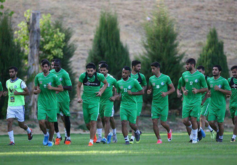 تمرین تیم استقلال برای آماده‌سازی دیدار با نفت مسجدسلیمان از ساعت ۱۸:۱۵ دیروز (پنجشنبه) در مجموعه ورزشی انقلاب برگزار شد.