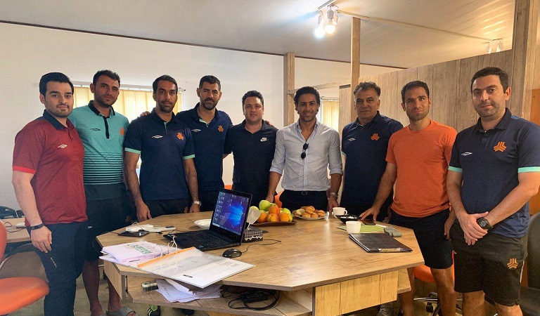 فرهاد مجیدی سرمربی تیم ملی فوتبال امید ایران با حضور در مجموعه سایپا با ابراهیم صادقی درباره ملی پوشان تیم ملی امید و دیگر جوانان سایپا به گفتگو پرداخت.