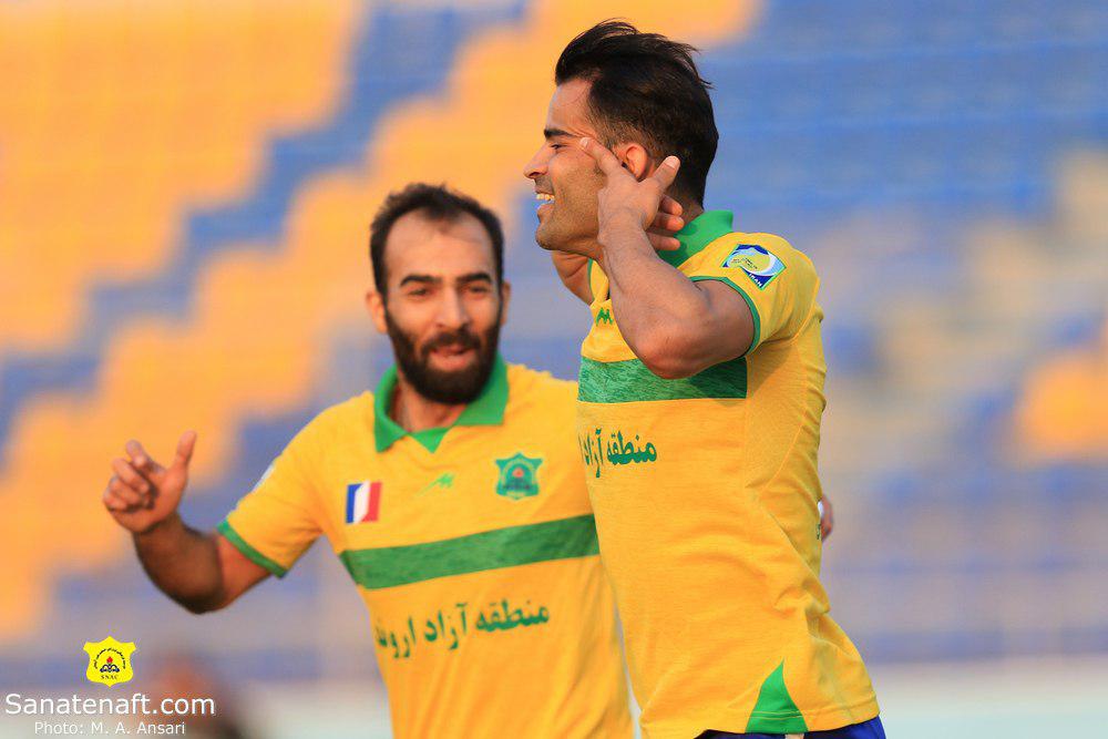 در این دیدار تک گل تیم طلایی پوش میدان را عیسی آل کثیر مهاجم صنعت روی سانتر عبدالله ناصری و البته اشتباه گلر تیم حریف به ثمر رساند.