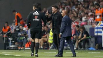 اعتراض سیمئونه البته از یک جهت منطقی بود. فصل گذشته دیگو کاستا به دلیل مشابه از داور کارت قرمز گرفت و هشت جلسه نیز محروم شد .