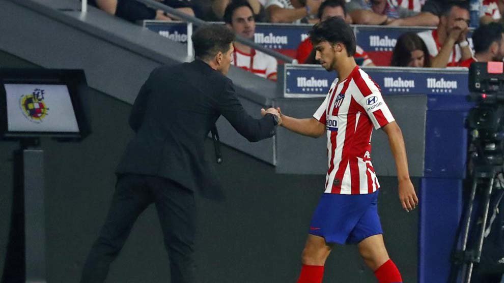 ژوائو فلیکس در جریان دربی مادرید بین اتلتیکو و رئال هم از سوی دیگو سیمئونه تعویض شد تا روند تعویضهای او در بازیهای اتلتیکو ادامه داشته باشد.