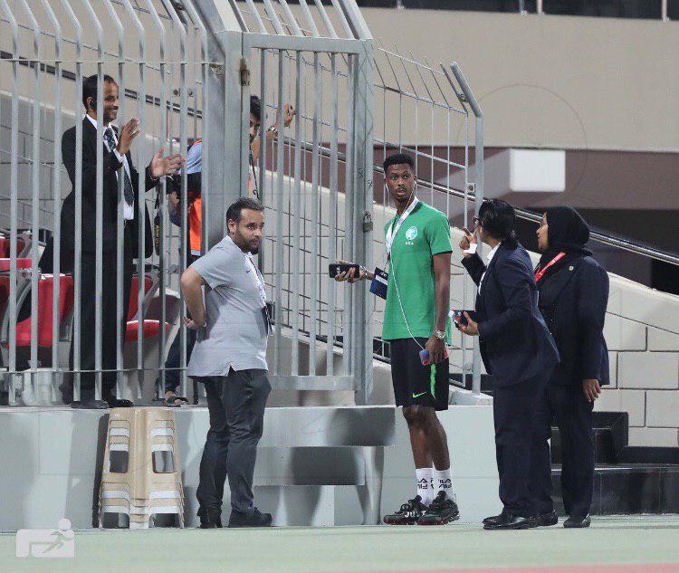 محمد کنو برای وعده ناهار تاخیر کرد و راس ساعت مقرر از اتاقش بیرون نیامد محمد کنو به دلیل همین بی انضباطی از لیست خارج شد.