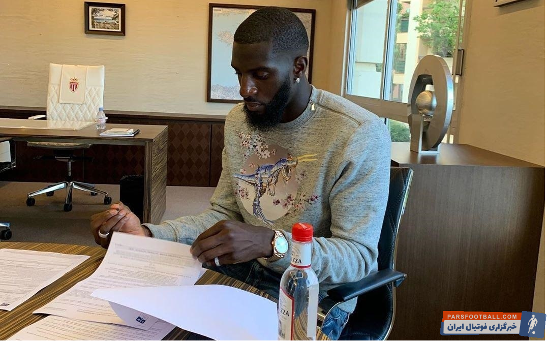 باکایوکو هافبک فرانسوی چلسی پس از بررسی پیشنهادهایش تصمیم گرفت راهی تیم سابقش شود که فعلاً برای یک فصل به صورت قرضی این انتقال صورت گرفته.