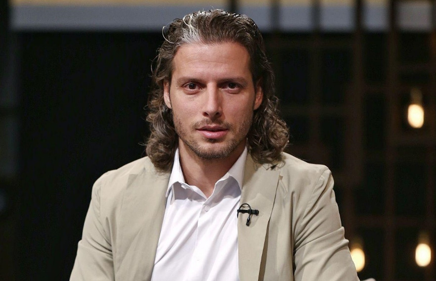 آرفی : جای بیرانوند اینجا نیست و باید در اروپا بازی کند