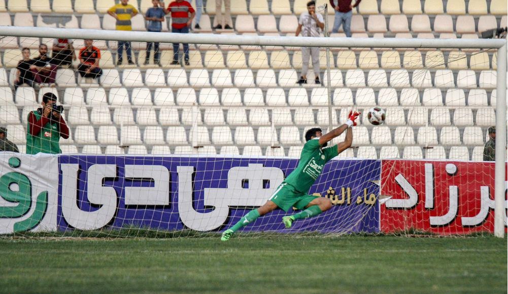 سعید جلالی راد گلر تیم فجر سپاسی با دریافت پنالتی شیمبا مهاجم برزیلی فولاد که فصل قبل آقای گل رقابتها بود، زمینهساز پیروزی تیمش در برابر فولاد شد.